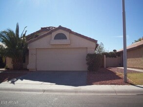 Building Photo - 1831 W Derringer Way