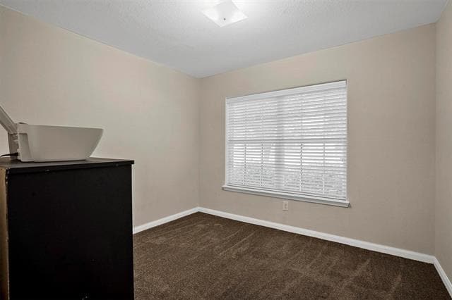 Building Photo - 121 Dodge City Ct