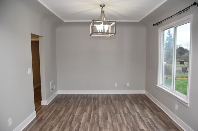 Building Photo - Fully Updated 3 Bedroom 2 Bath Tacoma 2 Story