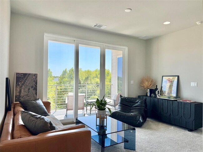 Building Photo - 7915 Floracita Ln