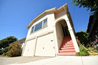Building Photo - 324 49th St