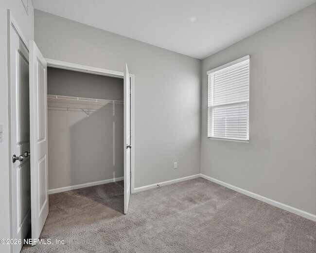 Building Photo - 14757 Cashew Ave