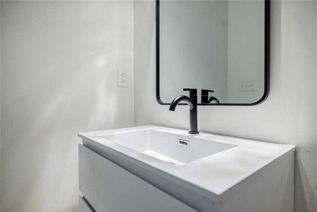 Building Photo - 3154 N Druid Hills Rd