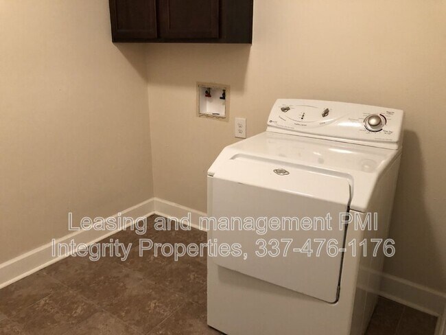 Building Photo - 103 Wood Moss Wy