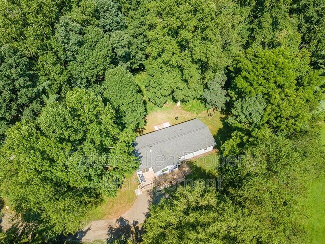 Building Photo - 63 Dryman Mountain Rd