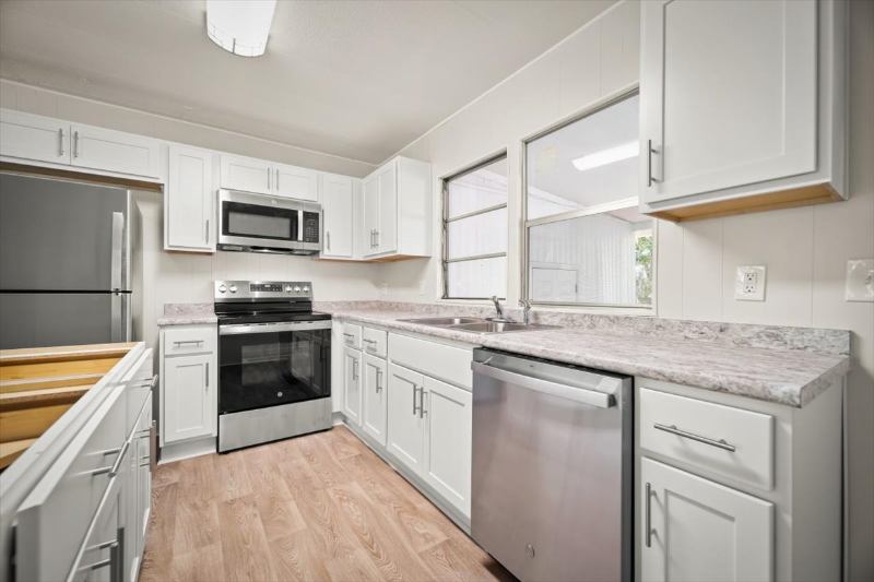 Building Photo - 1195 Harmony Dr S