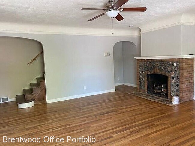 Building Photo - 3 br, 1 bath Apartment - 1302 W Hays St