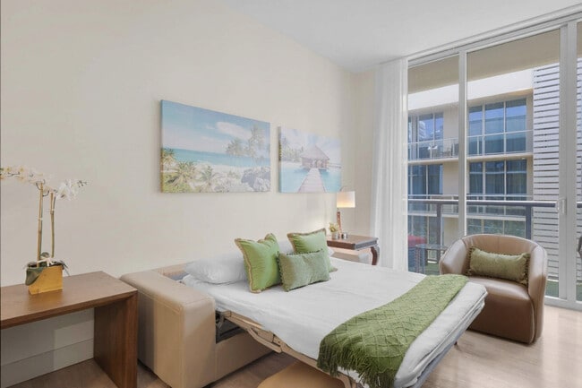 Building Photo - 777 N Ocean Dr