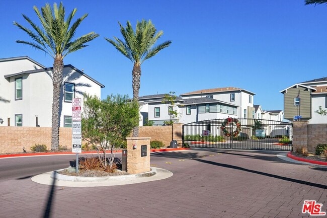 Building Photo - 1203 Beach Ln