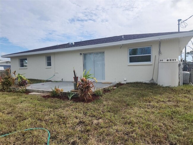 Building Photo - 1140 Queen Rd