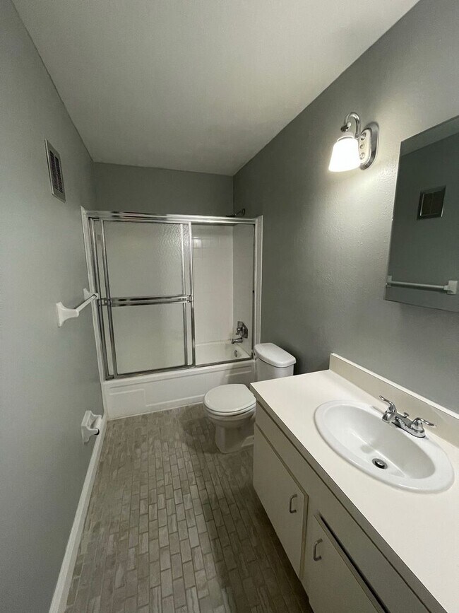 Building Photo - 200 St Andrews Blvd