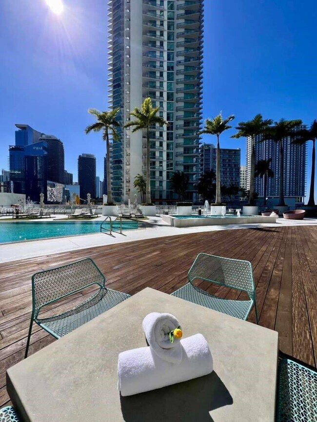 Building Photo - 90 SW 3rd St