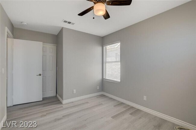 Building Photo - 1705 Navajo Lake Way