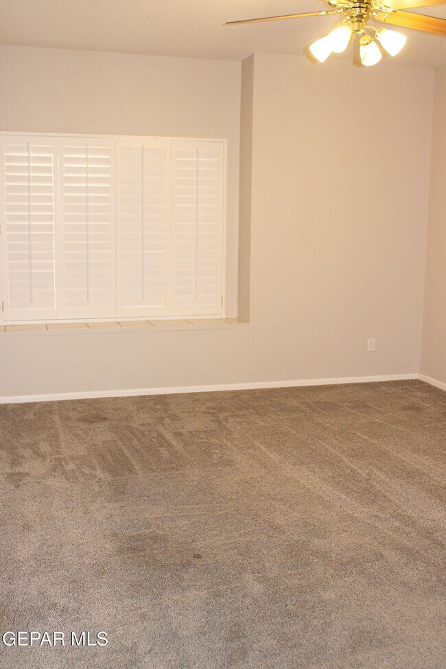 Building Photo - 221 Cloud Song E