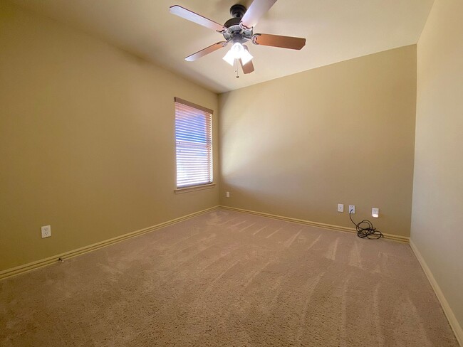 Building Photo - 5710 Saluki Dr