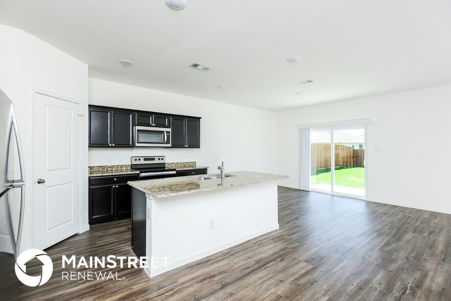 Building Photo - 525 Canoe Way