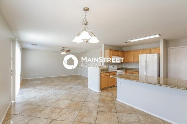 Building Photo - 5 Bedroom Pet-Friendly Home in MESA, AZ with Main Street Renewal