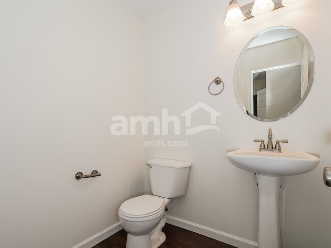 Building Photo - 5424 Balustrade Blvd SE