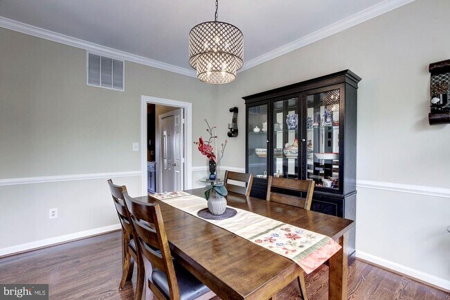 Building Photo - 13724 Valley Oak Cir