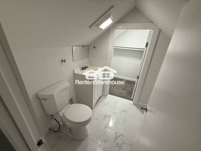 Building Photo - Updated 5 Bedroom/ 2.5 Bath Home In KCMO *READY NOW*