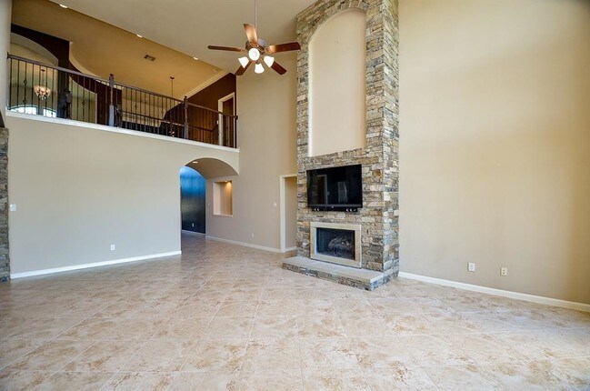 Building Photo - 2703 Bonnie Bray Dr