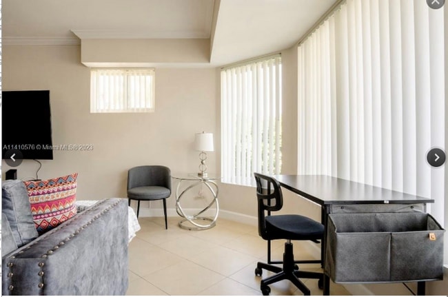 Building Photo - 716 NE 7th St