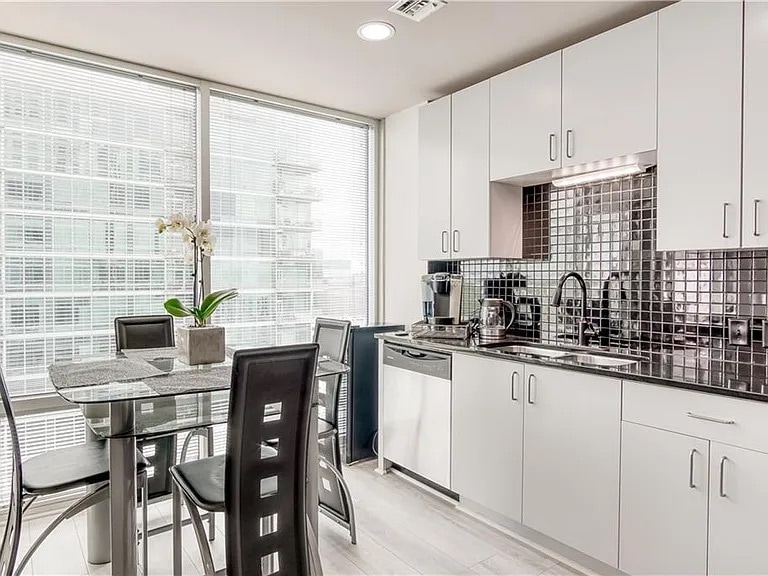 Building Photo - 943 Peachtree St NE