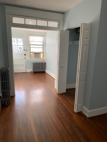 Building Photo - 1533 Isherwood St NE