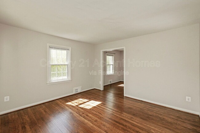 Building Photo - 2707 Jefferson Dr