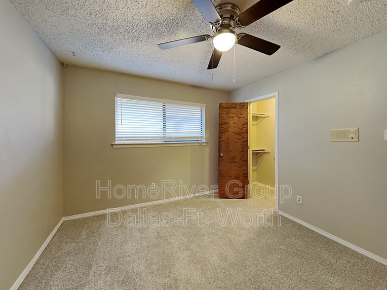 Building Photo - 1108 Huntington Dr