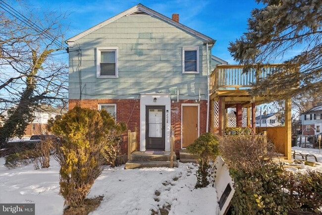 Building Photo - 206 W Parkway Ave