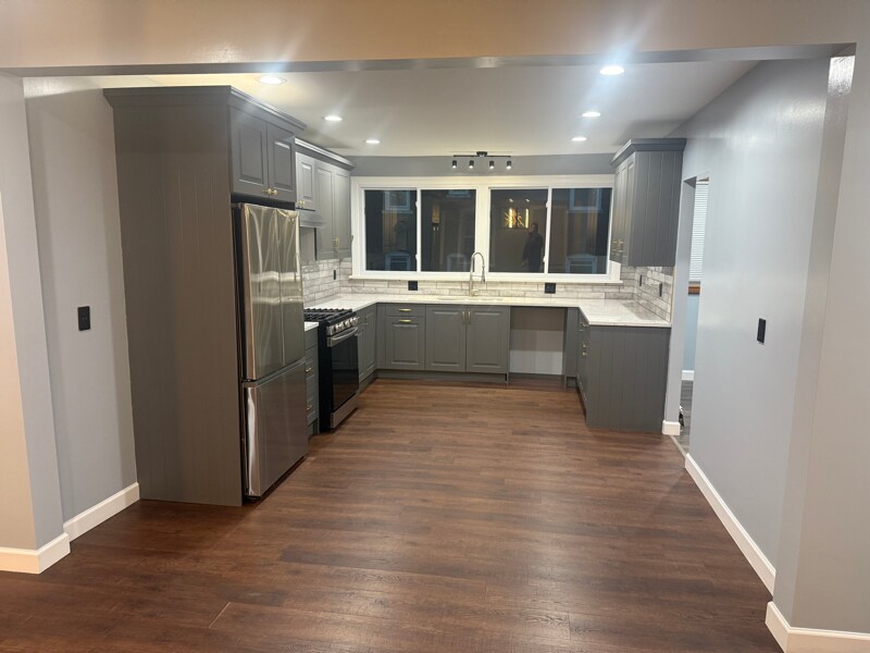 Building Photo - 300 Burritt St