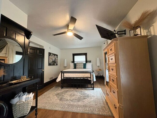 Building Photo - $5,400 | 7 Bedroom, 5 Bathroom Single Family Home | No Pets* | Available for August 1st, 2027 Mov...