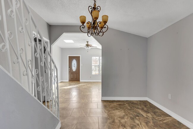 Building Photo - 1322 Wilson St