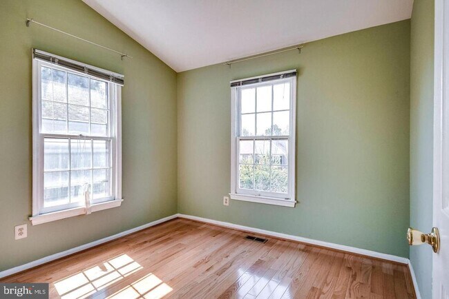 Building Photo - 4216 Fox Lake Dr