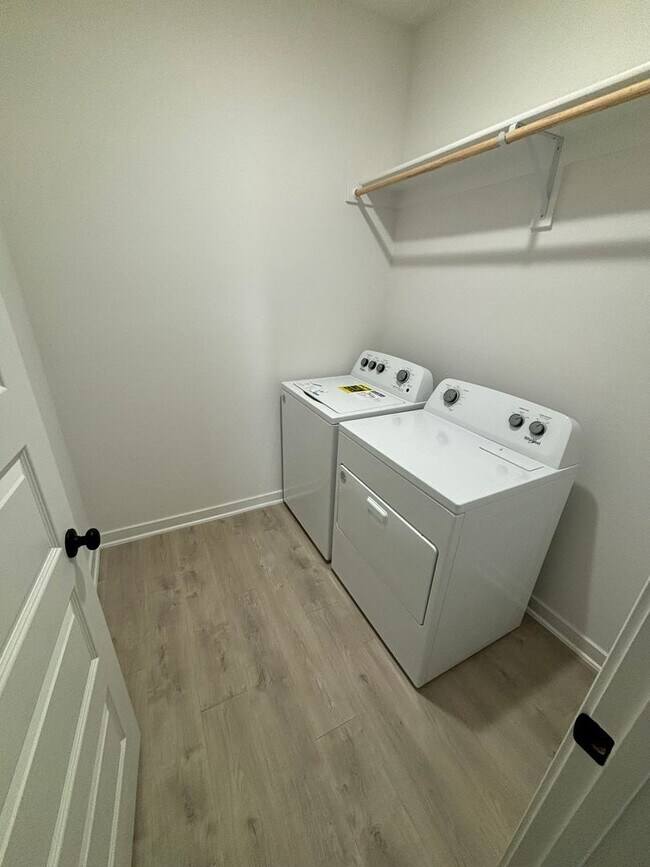 Building Photo - Coming Soon! Newer Construction!! 4 Bedroo...