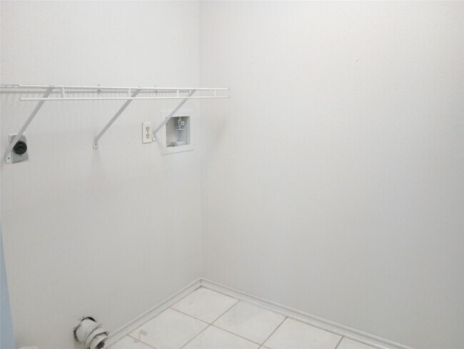 Building Photo - 16355 Flint Run Way