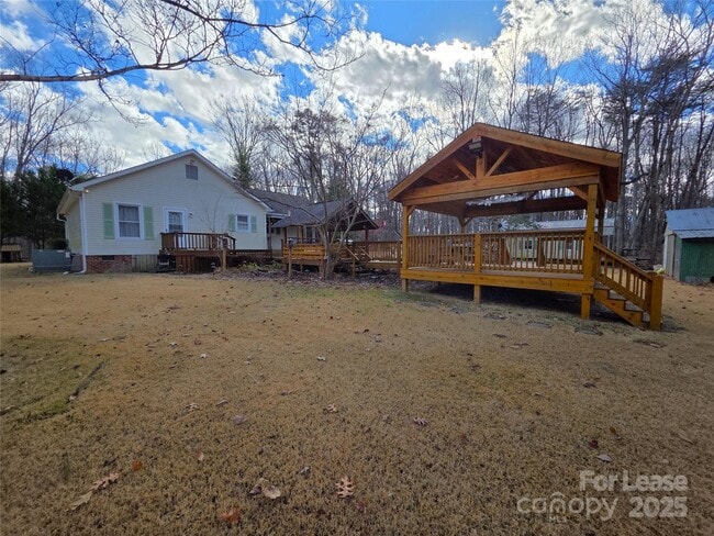 Building Photo - 256 Georgewoods Dr