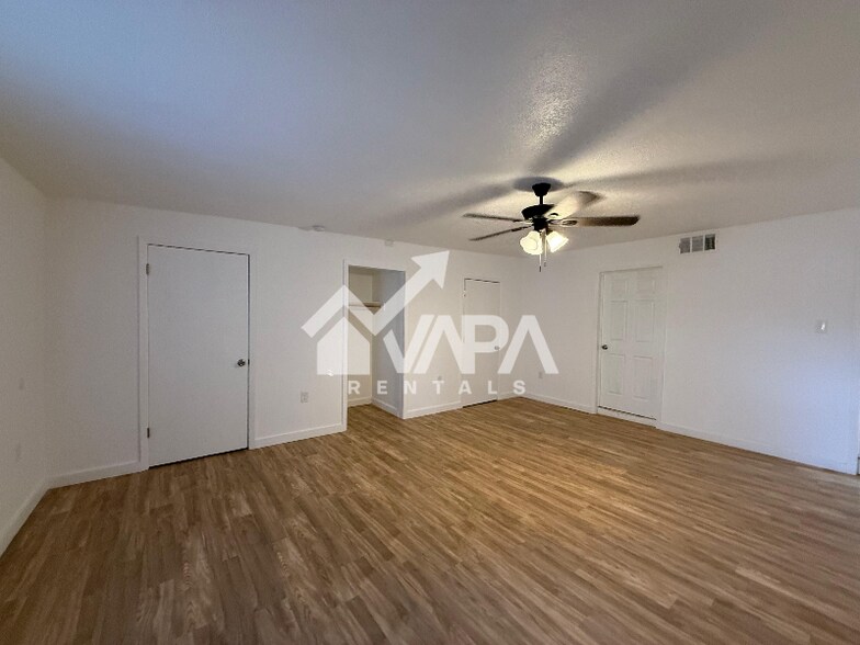 Building Photo - 319 Surrels Ave