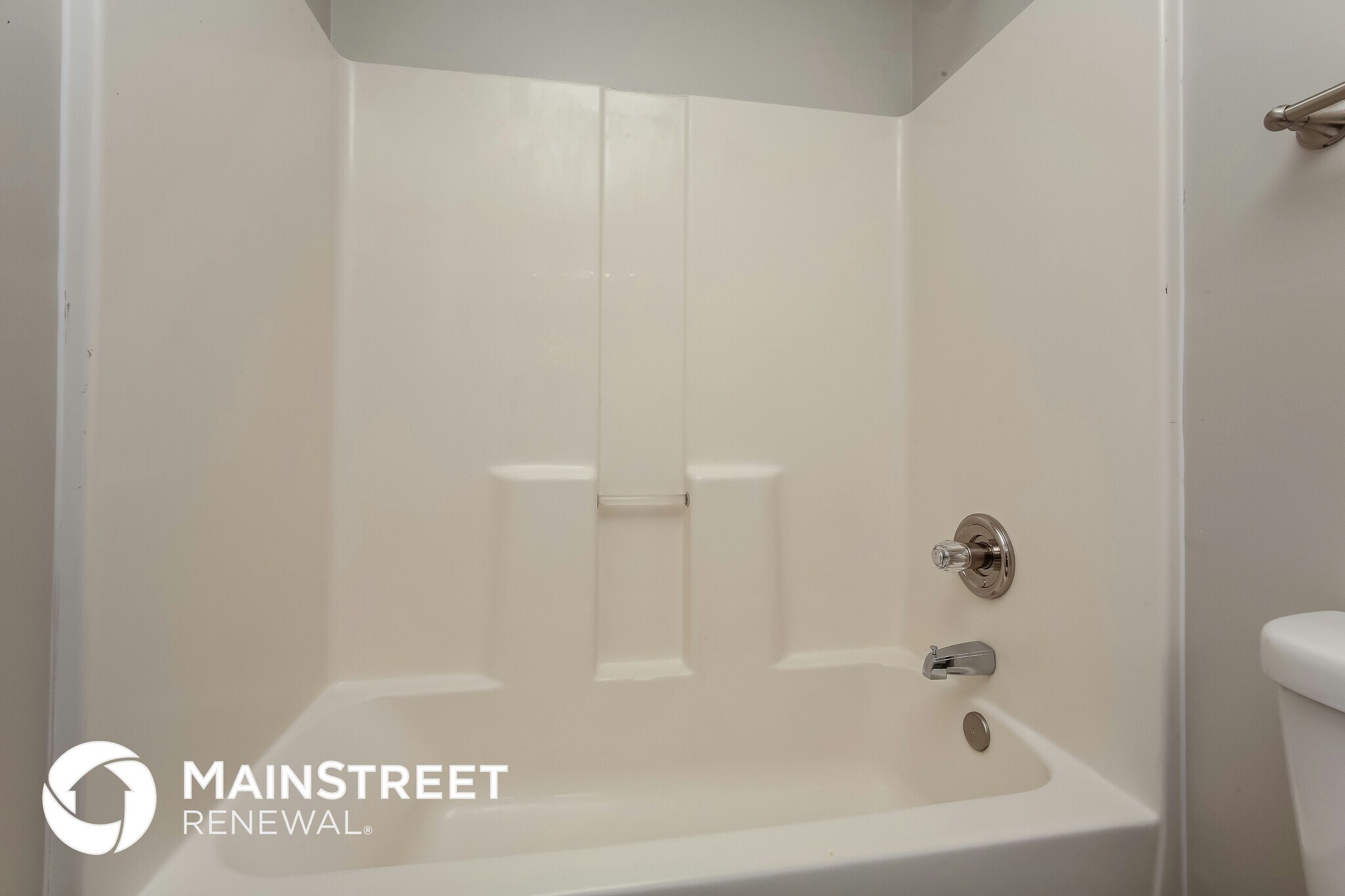 Building Photo - 352 Royal Garden Dr