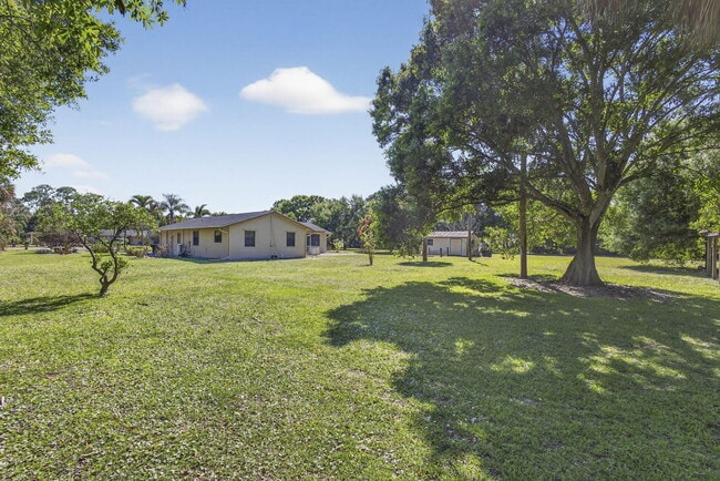 Building Photo - 7107 181st Ct N