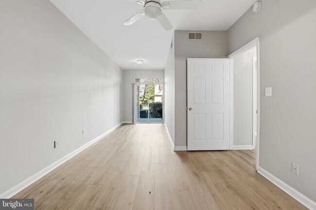 Building Photo - 9212 Azure Ct