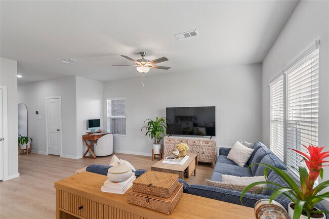 Building Photo - 123 Alset Dr