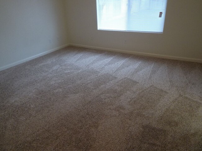 Building Photo - Spacious 3-Bedroom Rental Near Schools & Shopping