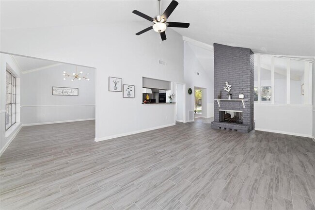 Building Photo - 22122 Woodrose Dr