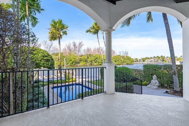 Building Photo - 549 NE 19th Ave