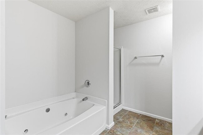 Building Photo - 43 Golden Pine Rd SW