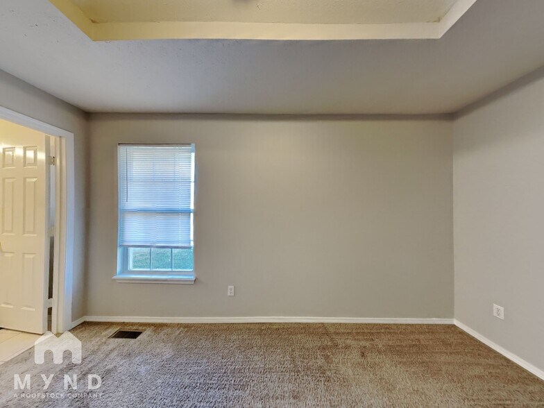 Building Photo - 3945 W Maple St