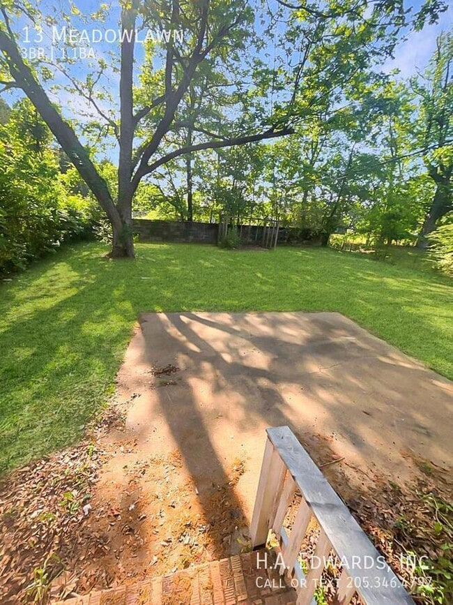 Building Photo - 13 Meadowlawn-