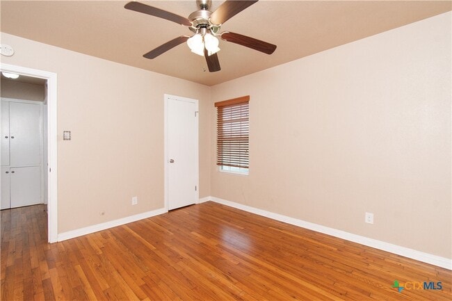 Building Photo - 2116 W Avenue D